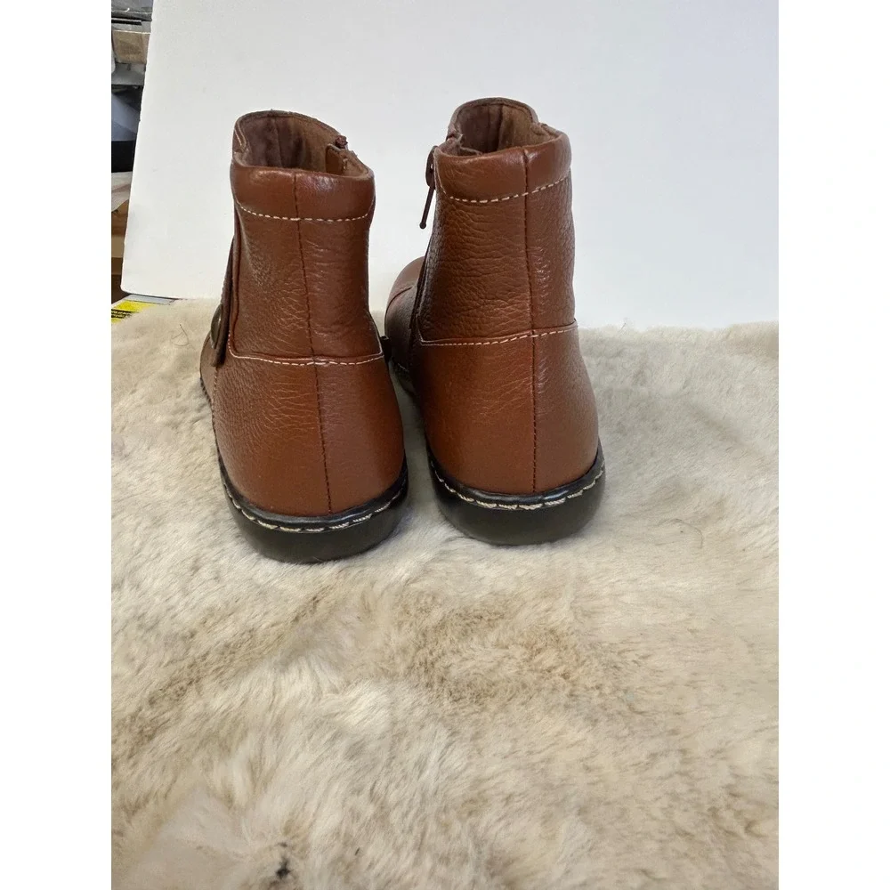 Clarks Collection Tan Leather Ankle Boots Ultimate Comfort Brown Booties Size 7